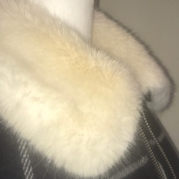 “FOREVER 21” Navy check faux fur collar jacket. - Picture 12 of 16